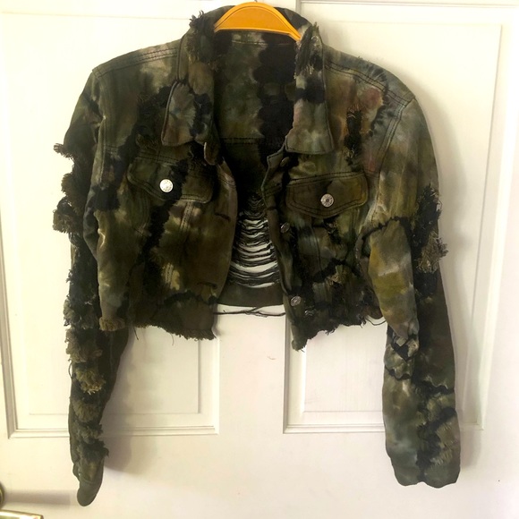 Crust punk shredded post apocalyptic camo cropped denim jacket - Picture 2 of 7